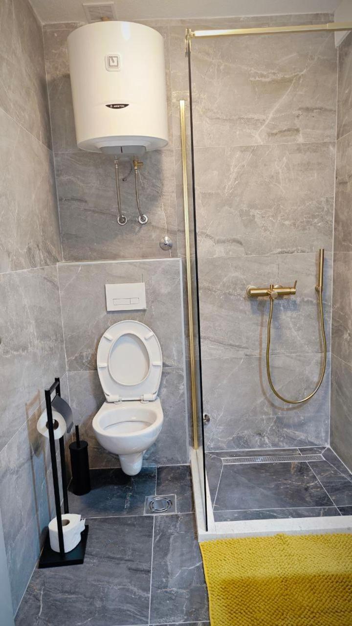 Apartmani Radovic Bijela Luaran gambar